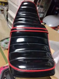 ラペラ スタブススポイラーソロシート レッド XL883 XL1200 - メルカリ
