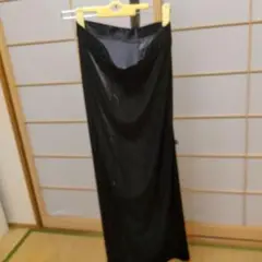 ブラック ロングスカート 光沢感あり