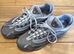 1000 ニューバランス　スニーカー