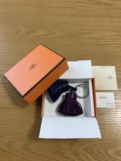 【極美品】2025購入　エルメス カルメン ウノドス キーホルダー　チャーム HERMES エルメス キーリング カルメン ウノドス Carmen Unodos