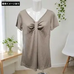 NATURAL BEAUTY BASIC M グレージュ ギャザートップス