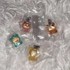 クレヨンしんちゃん　めじるしアクセサリー　ガチャガチャ　みんなでくまパジャマ