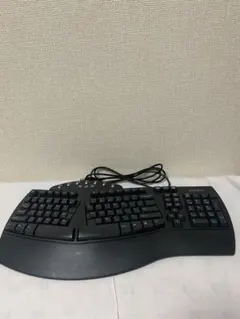 PERIBOARD-512B　有線エルゴノミクスキーボード