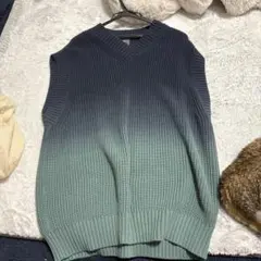 グラデーションニットベスト
