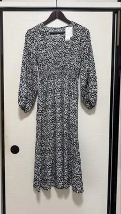 Liforte 小花柄 ロングワンピース Mサイズ 黒 Vネック