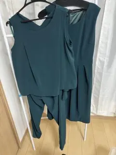 ダークグリーン パンツセットアップ＆パーティドレス