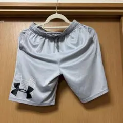 Under Armour グレー ハーフパンツ　160cm