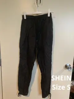 ナイロン製 ブラック スポーツパンツ Sサイズ