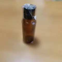 アロマ　精油　容器　瓶