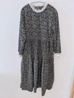 ロングワンピース 小花柄 長袖 Aライン 切り替え レース フレアスカート