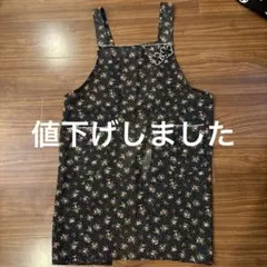 小花柄と水玉模様のエプロン