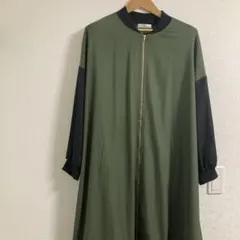 オリーブグリーン ジップアップロングジャケット　FREE