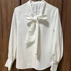 GU リボン付き　ホワイト　長袖シャツ　Sサイズ