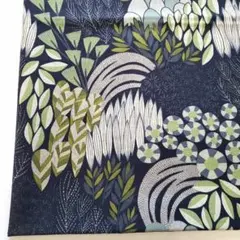 Kokka 植物モチーフ 　綿麻　生地　 はぎれ