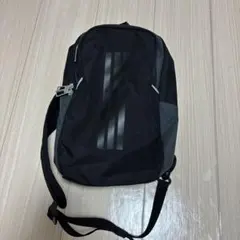 美品》 アディダス　ショルダーバッグ　ボディバッグ