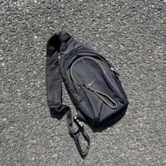 00s NIKE ナイキ　ワンショルダーバック　y2k 黒　センターロゴ　斜め掛