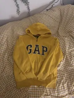 GAP イエロー ジップアップパーカー