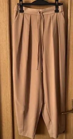 CHIGNON ベージュ ワイドパンツ