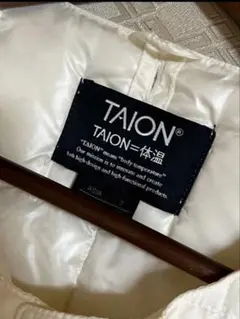 TAION アイボリー オフホワイト　ライトダウンベスト