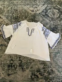 【JEANASIS】刺繍入りホワイト五分袖ブラウス