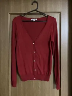 赤いVネックカーディガン M