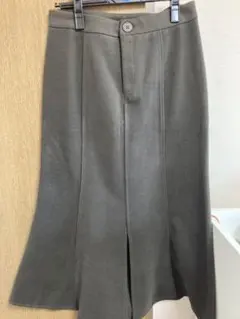 ブラウン　マーメイドスカート　春秋用 フロントボタン付き