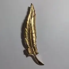 金色羽根デザインブローチ