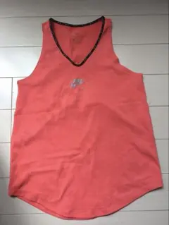 Nike Dri-FITタンクトップ