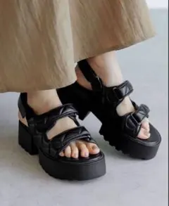 リエディ❤️レディース❤️キルティングデザインスポーツサンダル❤️Mサイズ美品❤️黒のサムネイル