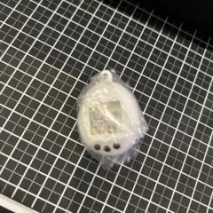 たまごっち シャカシャカアクリルチャーム くちぱっち 白 ガチャガチャ