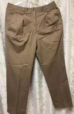 UNIQLO パンツ　ダークブラウン