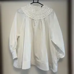 fitmore ホワイトフリル長袖シャツ Fサイズ