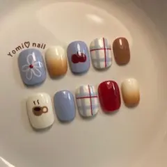 大人可愛いデザインネイルチップ｜ベリーショート