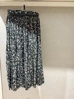 花柄プリーツロングスカート　グローバルワーク