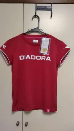 DIADORA 　赤　Tシャツ　未使用