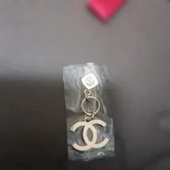 CHANEL ホリデー ダブルCロゴ キーホルダー2024年限定