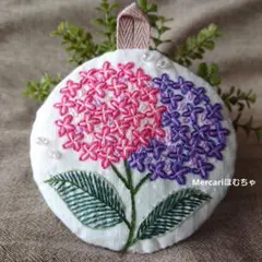 ①ハンドメイド 刺繍 壁飾り 壁掛け オーナメント マスコット 紫陽花 アジサイ