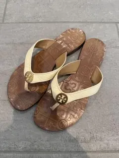 TORY BURCH トングサンダル ブラウン ゴールド金具 - メルカリ