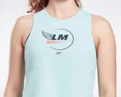 LMロゴ付きライトブルークロップドタンクトップ