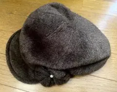 美品　ダークブラウンキャスケット 花モチーフ付き