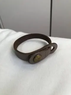 イルビゾンテ　ブラウンレザー バングル 金属ボタン付き