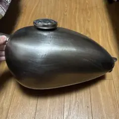 ピーナッツタンク　バイク 値下げ⭕️ Amazon | グラスホッパー ナローピーナッツタンク | タンク本体 | 車