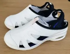 Item thumbnail for item c3add919-ff38-4c62-b0f3-7ccf1b7b2bae