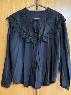 古着‪✿黒のレース襟長袖シャツ