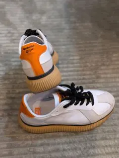 Onitsuka Tiger スニーカー ホワイト オレンジ24cmのサムネイル
