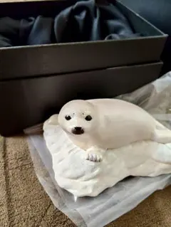 木彫りのアザラシの赤ちゃん　酒井豪　工芸品　置物　動物　インテリア 木彫りのアザラシの赤ちゃん 酒井豪 工芸品 置物 動物 インテリア