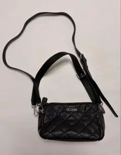 美品　GUESS ゲス　キルティングショルダーバッグ