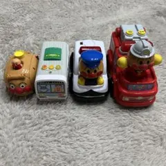 アンパンマン　おしゃべり　おもちゃ　列車　消防車　パトカー　チキチキ大変身