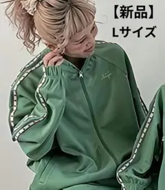 【新品】【未使用】 ayano コラボ 花柄ライン　トラックジャージ Lのサムネイル
