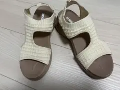 【美品】moz モズ スポーツサンダル ベージュ 軽量 歩きやすいのサムネイル